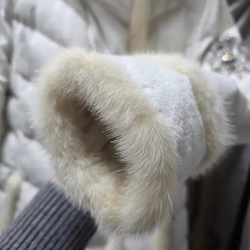 [BUNJANG] Object White Mink Fur Trimmed Padded Jumper / 오브제화이트 밍크퍼 트리밍 패딩 점퍼