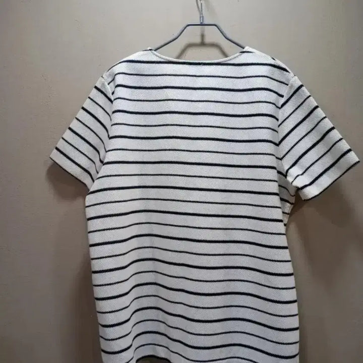 [BUNJANG] Bimbyola White Button-Up Shirt / 빔바이룰라(거의새것)