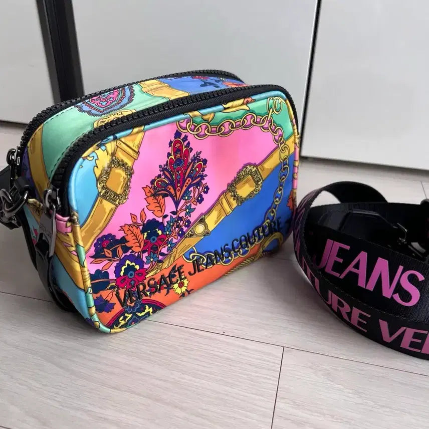 [SOLD OUT] 베르사체 진스 꾸뛰르 미니 숄더백