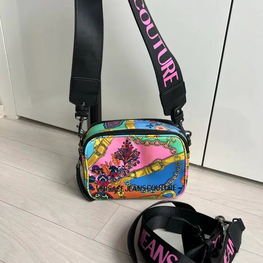 [SOLD OUT] 베르사체 진스 꾸뛰르 미니 숄더백