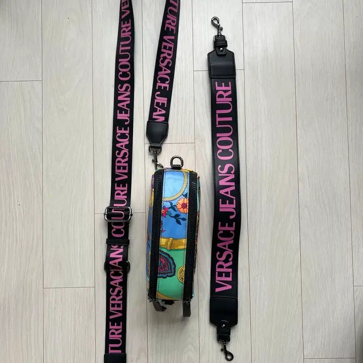 [SOLD OUT] 베르사체 진스 꾸뛰르 미니 숄더백