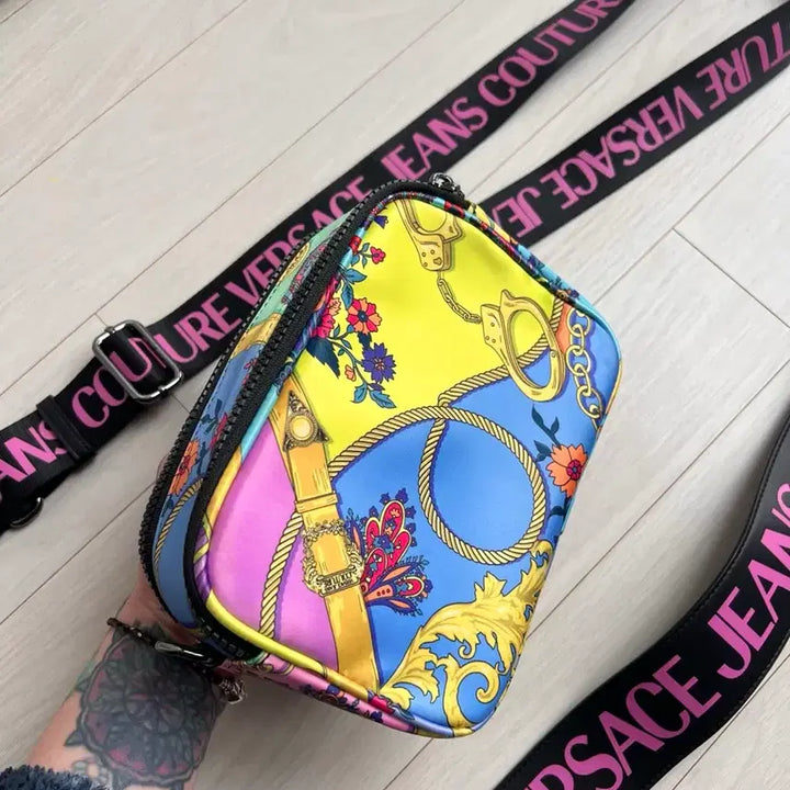[SOLD OUT] 베르사체 진스 꾸뛰르 미니 숄더백