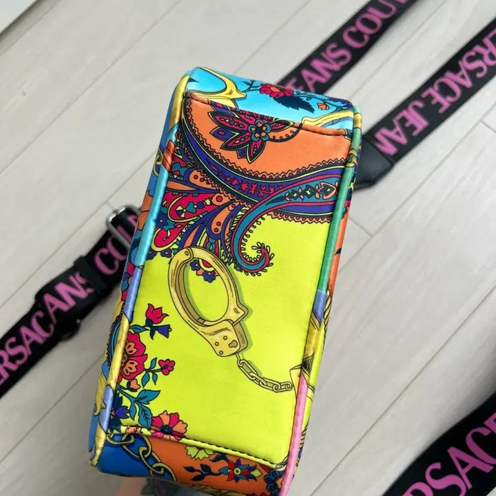 [SOLD OUT] 베르사체 진스 꾸뛰르 미니 숄더백