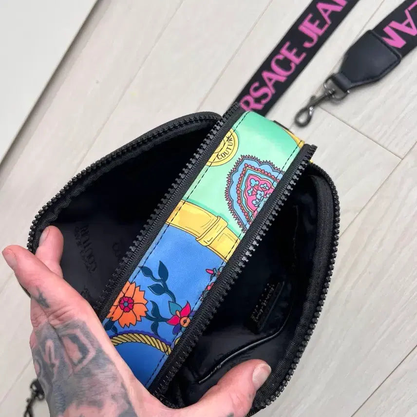 [SOLD OUT] 베르사체 진스 꾸뛰르 미니 숄더백