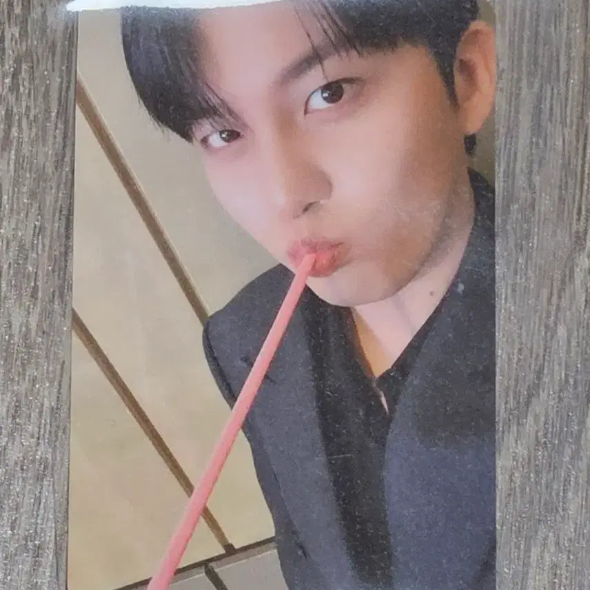 에이티즈 종호 애플뮤직 카페 스트로우 포카 jongho cafe 포토카드