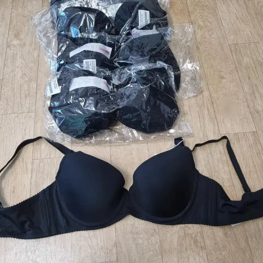 [BUNJANG] Romichic Secret Bra 80D Bundle Set / 로미시크릿 브라 80D 5장 일괄