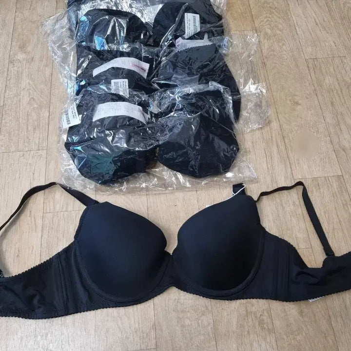 [BUNJANG] Romichic Secret Bra 80D Bundle Set / 로미시크릿 브라 80D 5장 일괄