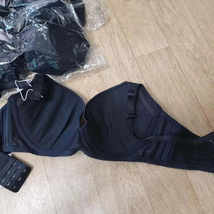 [BUNJANG] Romichic Secret Bra 80D Bundle Set / 로미시크릿 브라 80D 5장 일괄
