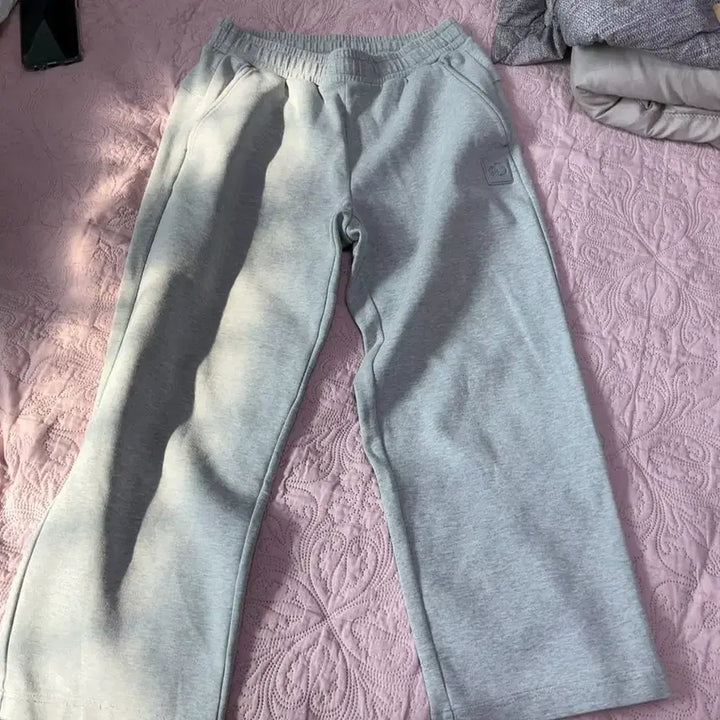 [BUNJANG] Discovery Expedition Gray Training Pants / 디스커버리 회색 트레이닝 바지 28