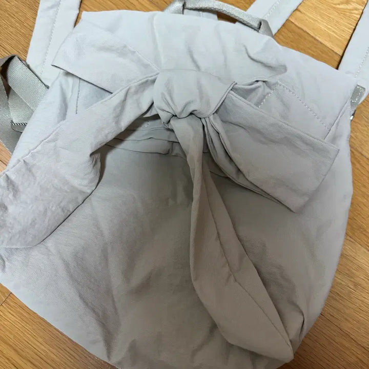[BUNJANG] OZOC Ribbon Backpack (Beige) / 오즈세컨 리본 백팩 (베이지)