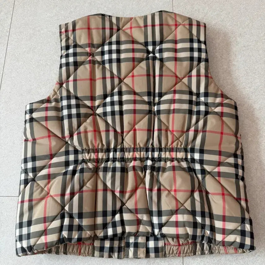 [BUNJANG] Burberry Kids Check Quilted Vest (6Y) / 버버리 키즈 체크 퀼팅 패딩 조끼(6Y)