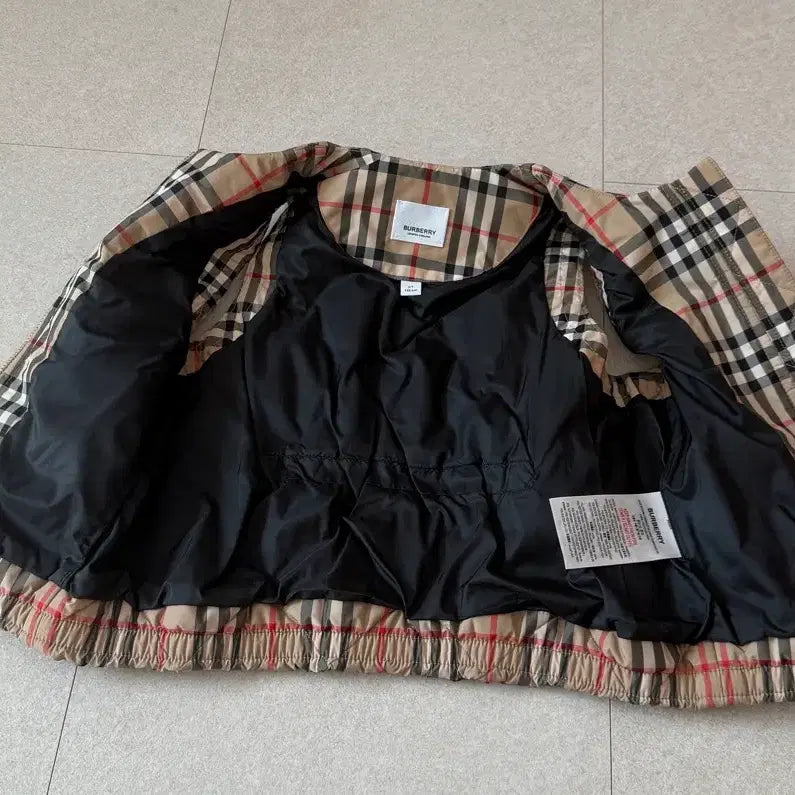 [BUNJANG] Burberry Kids Check Quilted Vest (6Y) / 버버리 키즈 체크 퀼팅 패딩 조끼(6Y)
