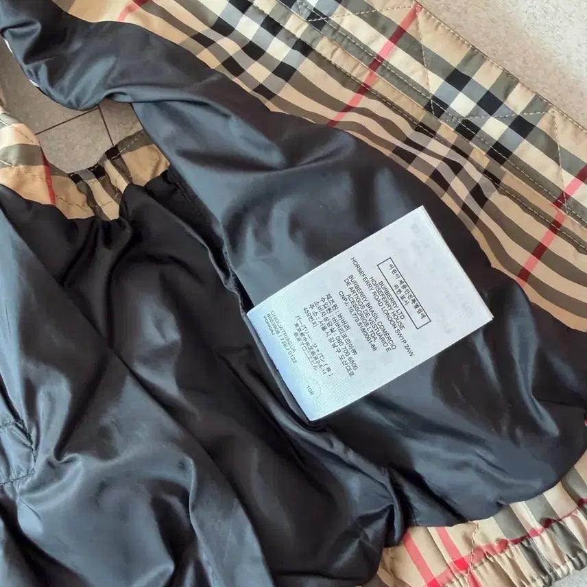 [BUNJANG] Burberry Kids Check Quilted Vest (6Y) / 버버리 키즈 체크 퀼팅 패딩 조끼(6Y)