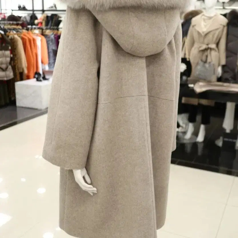 [BUNJANG] KL by LYNN Fox Fur Hooded Jacket / KL by LYNN 루즈핏 폭스퍼 후드자켓 택포