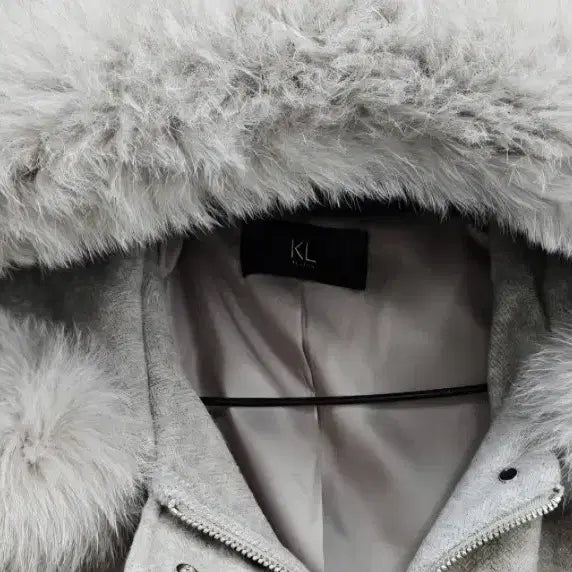 [BUNJANG] KL by LYNN Fox Fur Hooded Jacket / KL by LYNN 루즈핏 폭스퍼 후드자켓 택포