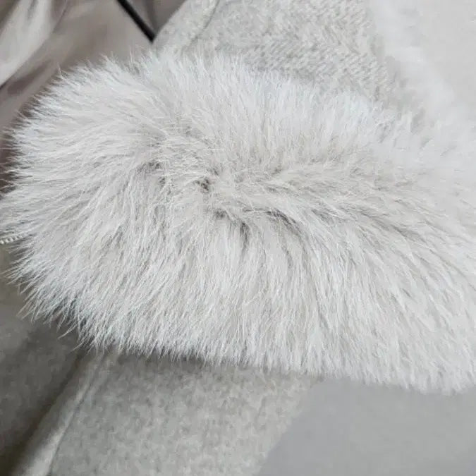 [BUNJANG] KL by LYNN Fox Fur Hooded Jacket / KL by LYNN 루즈핏 폭스퍼 후드자켓 택포