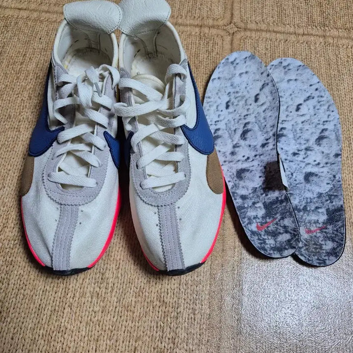[BUNJANG] Nike Moon Racer White Blue Sneakers / 나이키 문레이서 흰파핑260ㄱ
