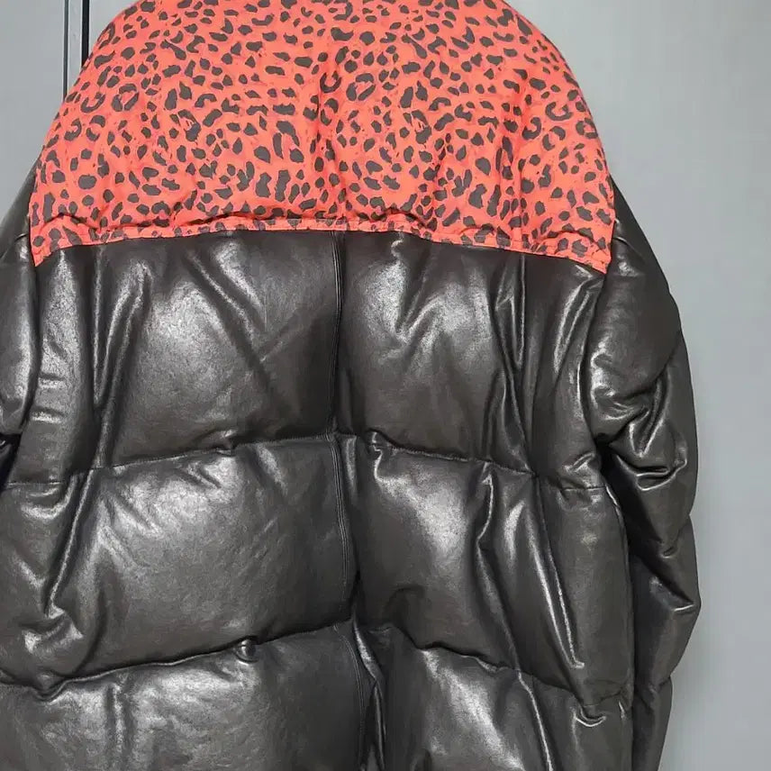 [BUNJANG] Pierce Blackout Leopard Leather Down Padding / 피어스 블랙아웃 레오파드 레더 다운 패딩