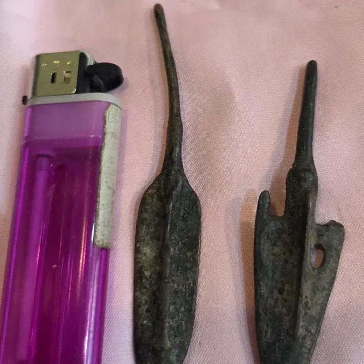 [BUNJANG] 2 Bronze Arrowheads / 출토 청동 화살촉 2점
