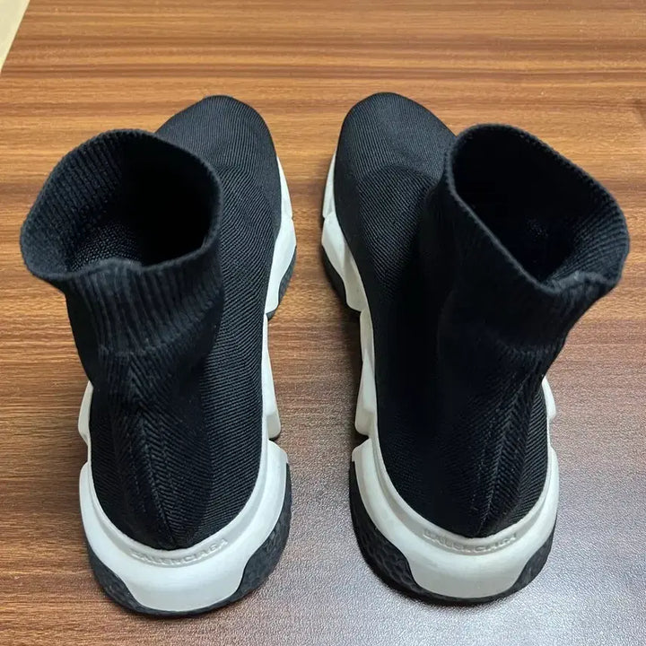 [BUNJANG] Balenciaga Speedrunner Black Sneakers / 발렌시아가 스피드러너 블랙 40