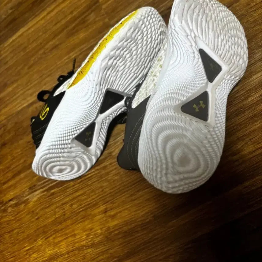[BUNJANG] Under Armour Curry 9 Flow Basketball Shoes / 언더아머 커리9플로우