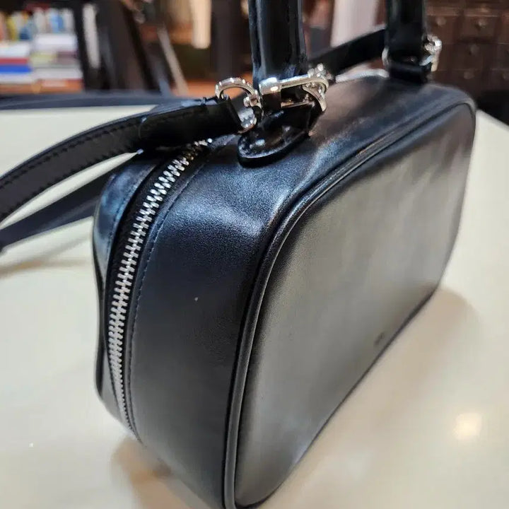 [BUNJANG] RTW Black Top Handle Tote and Shoulder Bag / RTW 레디투웨어 블랙 탑핸들 토트 앤숄더