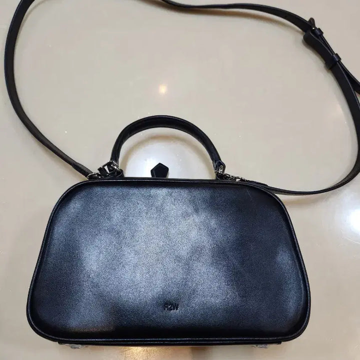 [BUNJANG] RTW Black Top Handle Tote and Shoulder Bag / RTW 레디투웨어 블랙 탑핸들 토트 앤숄더