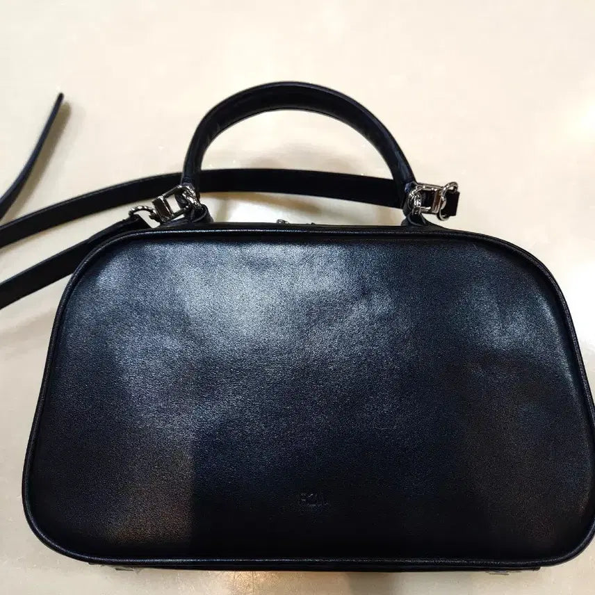[BUNJANG] RTW Black Top Handle Tote and Shoulder Bag / RTW 레디투웨어 블랙 탑핸들 토트 앤숄더