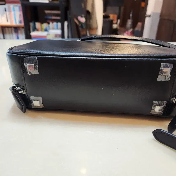 [BUNJANG] RTW Black Top Handle Tote and Shoulder Bag / RTW 레디투웨어 블랙 탑핸들 토트 앤숄더