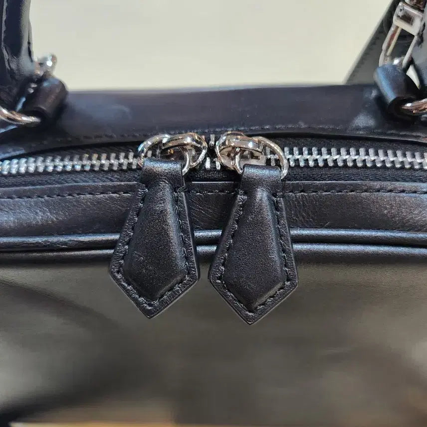 [BUNJANG] RTW Black Top Handle Tote and Shoulder Bag / RTW 레디투웨어 블랙 탑핸들 토트 앤숄더
