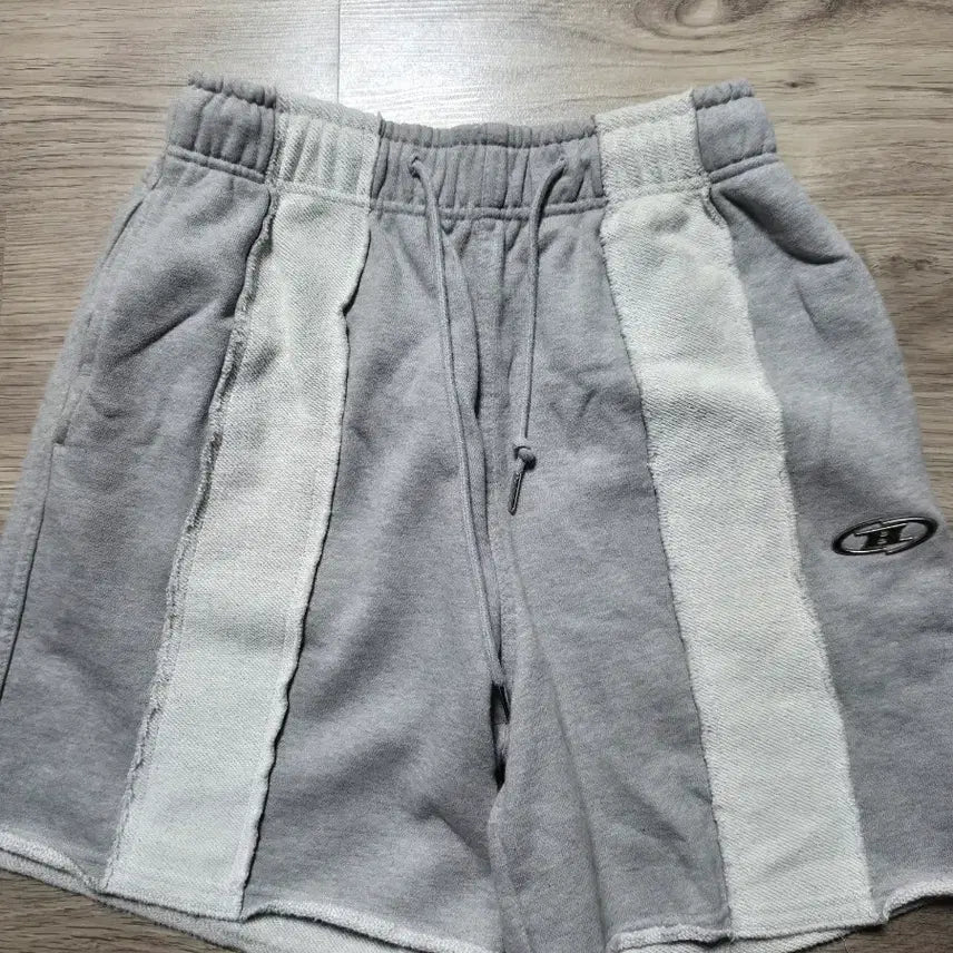 [BUNJANG] Born To Win Chrome Gray Shorts - Size 2 / 본투윈 크롬 반바지 그레이 2사이즈