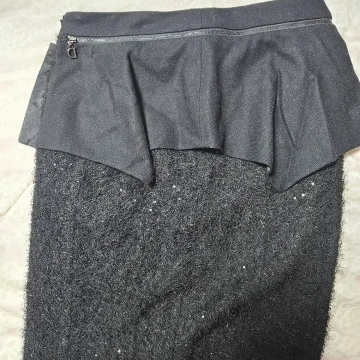 [BUNJANG] Doho Black Skirt & Aizac Black Dress / Doho 블랙 스커트 모직 털실 디테일과 아이잣 블랙 원피스