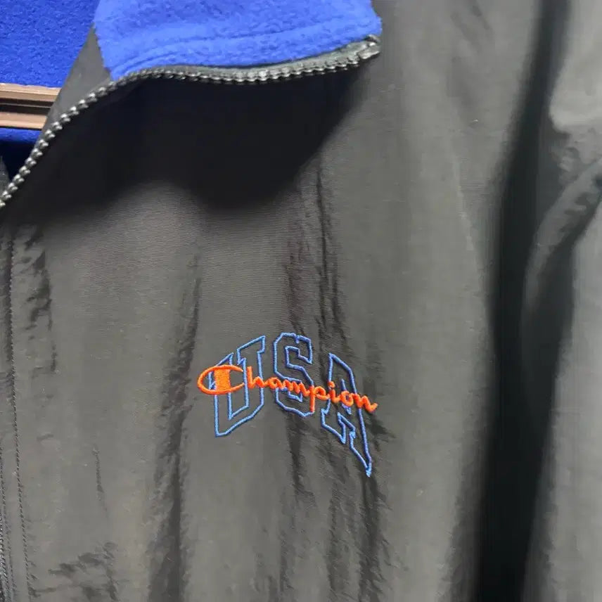 [BUNJANG] Champion USA Logo Fleece Jacket / 챔피온 블랙 USA 로고 플리스 자켓