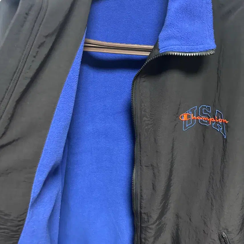 [BUNJANG] Champion USA Logo Fleece Jacket / 챔피온 블랙 USA 로고 플리스 자켓