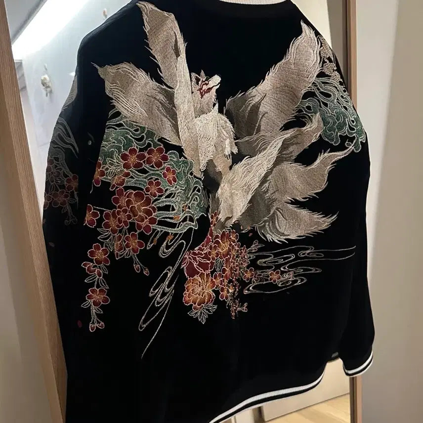 [BUNJANG] Velvet Embroidered Sukajan Jacket / 벨벳 자수 스카쟌