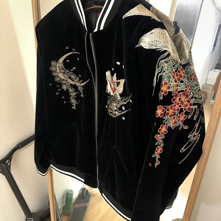 [BUNJANG] Velvet Embroidered Sukajan Jacket / 벨벳 자수 스카쟌