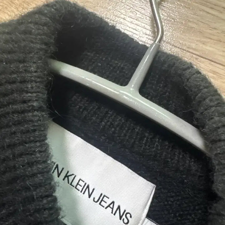 [BUNJANG] Calvin Klein Knit XS / 캘빈클라인 진 니트 XS