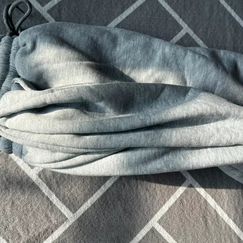 [BUNJANG] Wide Fit Gray Training Pants / 와이드핏 사이드턱 회색 트레이닝 바지