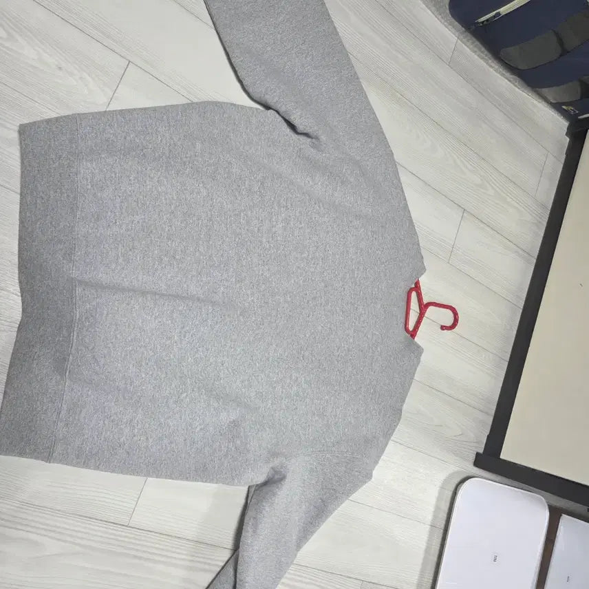 [BUNJANG] Supreme x Bless Crewneck Heather Gray 23FW / 슈프림 x 블레스 크루넥 헤더 그레이 23FW