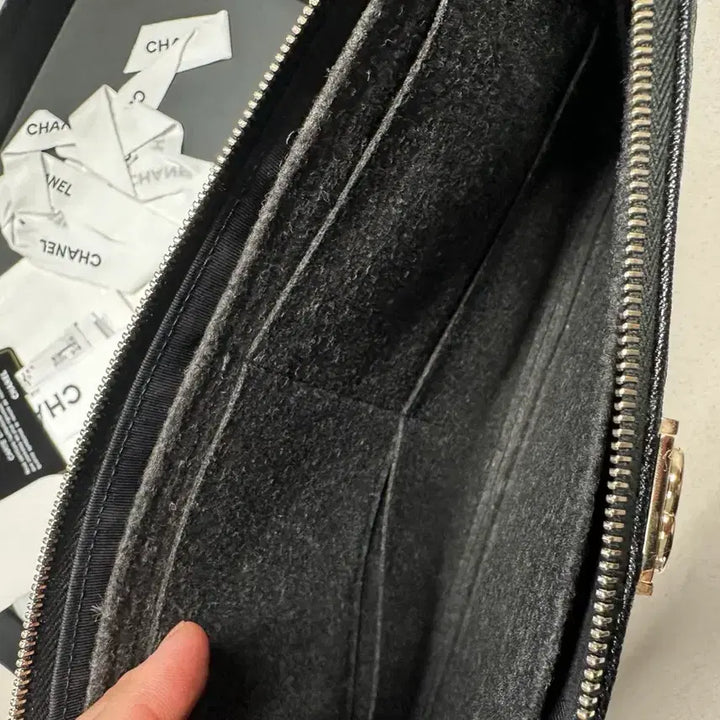 [BUNJANG] Boy Chanel Clutch Bag / 보이샤넬 클러치백