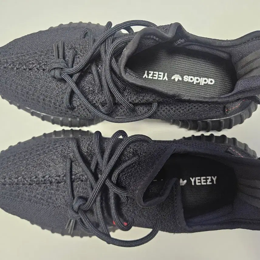 [BUNJANG] Adidas Yeezy Boost 350 V2 Black Red Sneakers / 아디다스 이지부스트 350 V2 블랙 레드