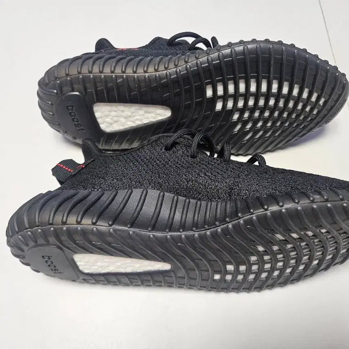 [BUNJANG] Adidas Yeezy Boost 350 V2 Black Red Sneakers / 아디다스 이지부스트 350 V2 블랙 레드