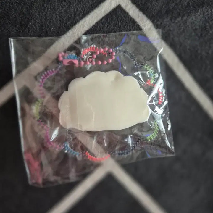 [BUNJANG] Hello Kitty Steamed Bun Squishy Keychain / 헬로키티 만두 말랑이 키링 새상품