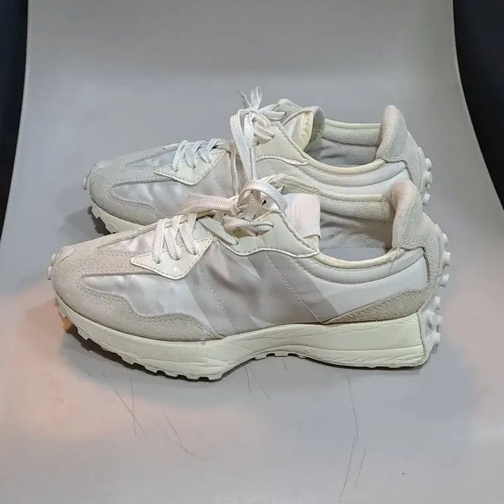 [BUNJANG] New Balance 327 Sneakers 225mm / 뉴발란스 327 운동화 225mm