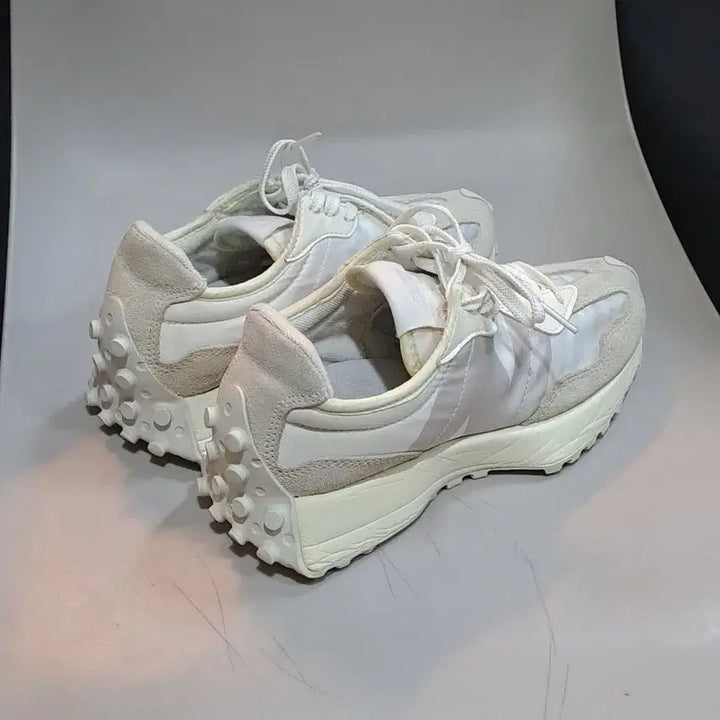 [BUNJANG] New Balance 327 Sneakers 225mm / 뉴발란스 327 운동화 225mm