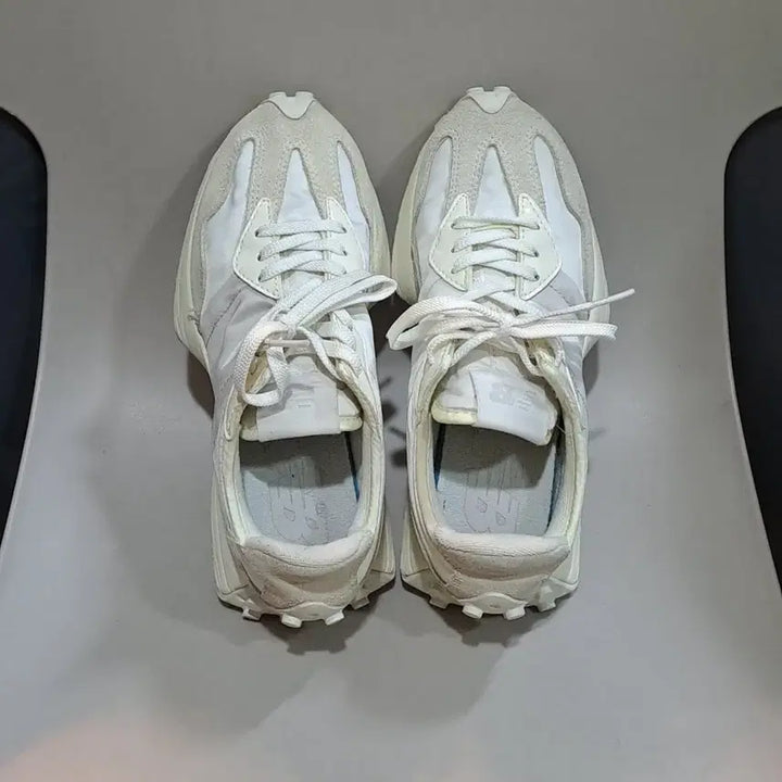 [BUNJANG] New Balance 327 Sneakers 225mm / 뉴발란스 327 운동화 225mm
