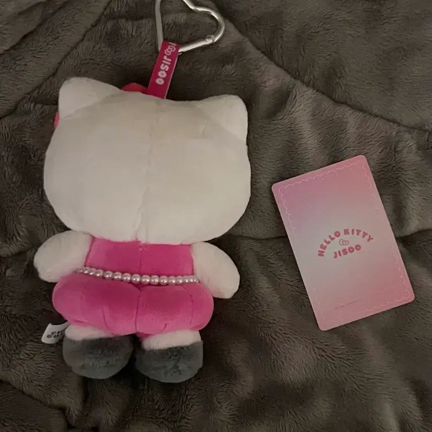 [BUNJANG] Jisoo Hello Kitty Plush Keyring / (오늘정리,예쁜개체) 헬로키티 X 지수 플러시 키링 레드 핑크 콜라보