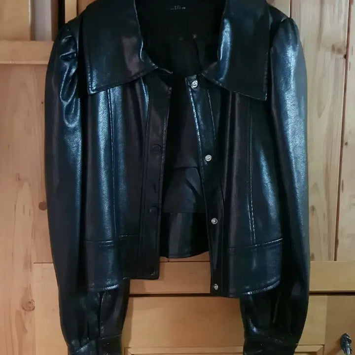 [BUNJANG] Short Faux Leather Jacket / 빅카라 퍼프 벌룬 가죽자켓 숏자켓