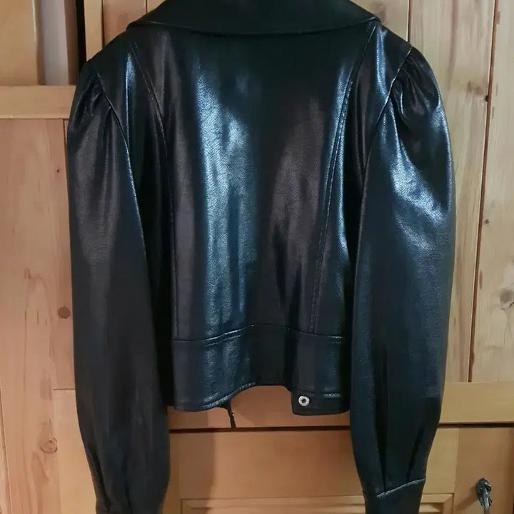 [BUNJANG] Short Faux Leather Jacket / 빅카라 퍼프 벌룬 가죽자켓 숏자켓