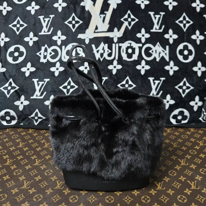 [BUNJANG] Natural Full Skin Mink Tote &amp; Shoulder Bag / (새상품)천연 풀스킨 밍크 복조리 토트&amp;숄더백